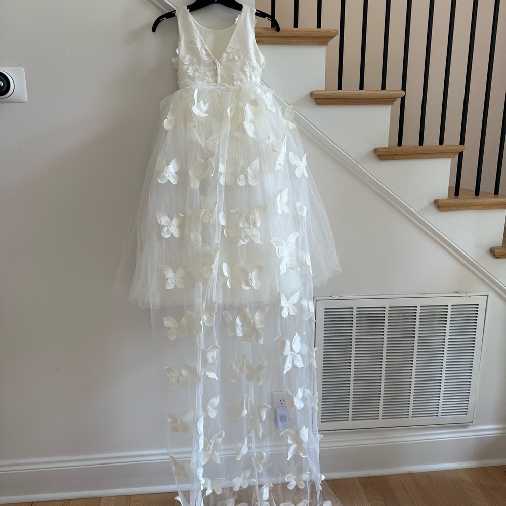 Rosebuds Flower Girl Dress with Detachable Butterfly Train, Size 6 - Picture 8 of 13
